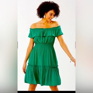🐠 Tommy Bahama
Caicos Crinkle Off-the-Shoulder Dress
green
Size Large